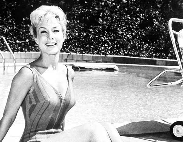 Barbara Eden From Celebrity Beauty Queens E News Uk